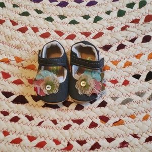 Infant shoes - new